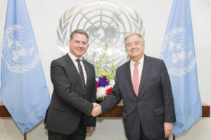 Kornelios Korneliou, new Permanent Representative of Saint Lucia to the United Nations, presents his credentials to Secretary-General António Guterres.